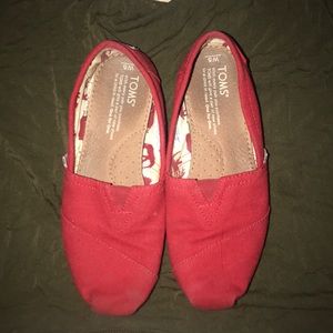 Red women toms